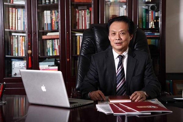 全國(guó)人大代表、好醫(yī)生藥業(yè)集團(tuán)董事長(zhǎng)耿福能